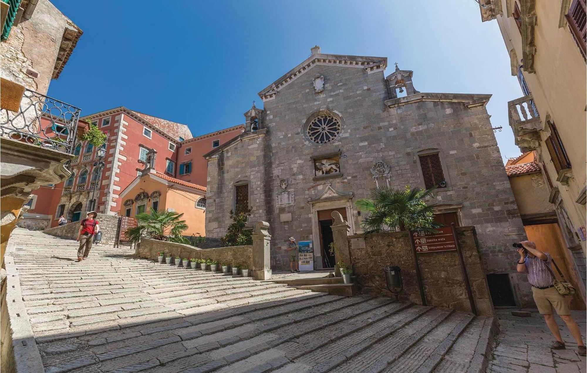 2 Bedroom Gorgeous Apartment In Rabac Exterior foto